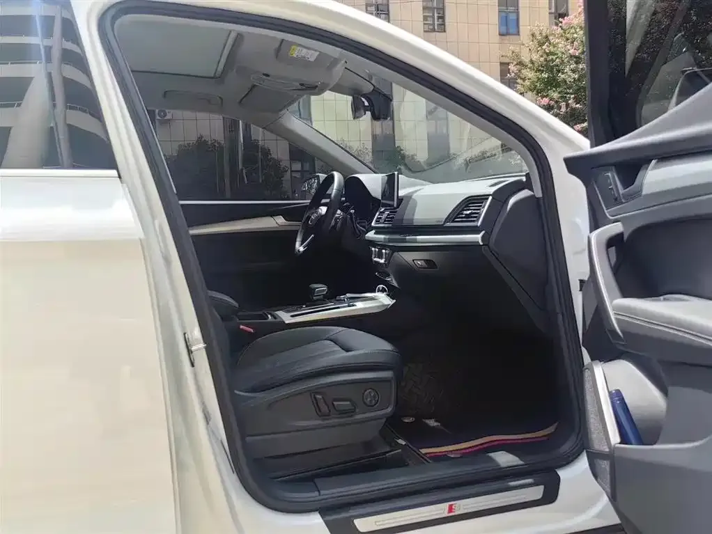 Audi Q5L 2021 из CN, фото 2