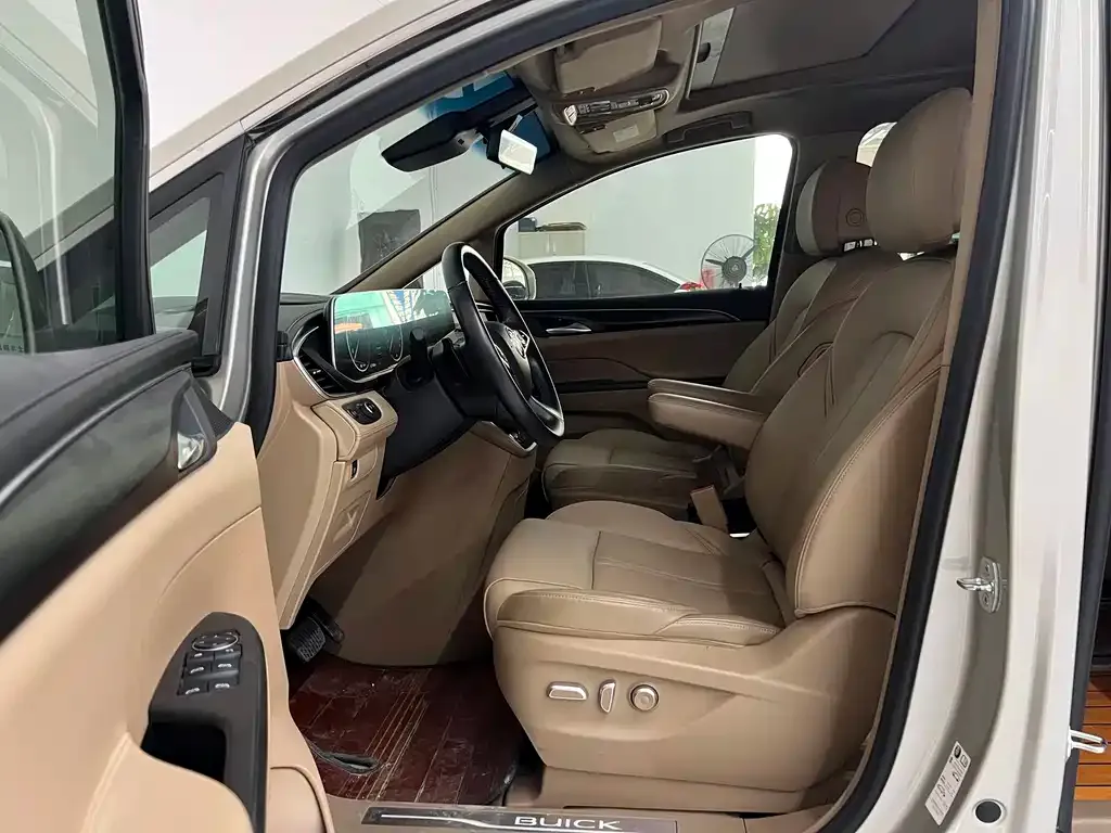 Buick GL8 2021 из CN, фото 3