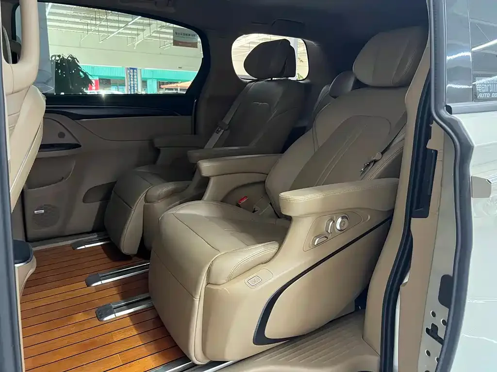 Buick GL8 2021 из CN, фото 8