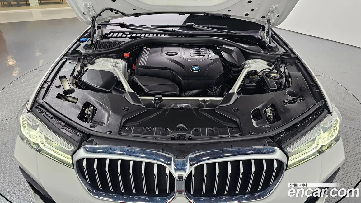 BMW 5-Series 2022 из KR, фото 9