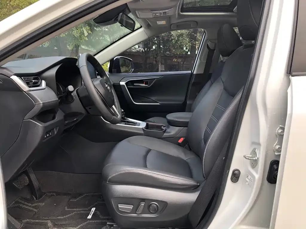 Toyota RAV4 2022 из CN, фото 7