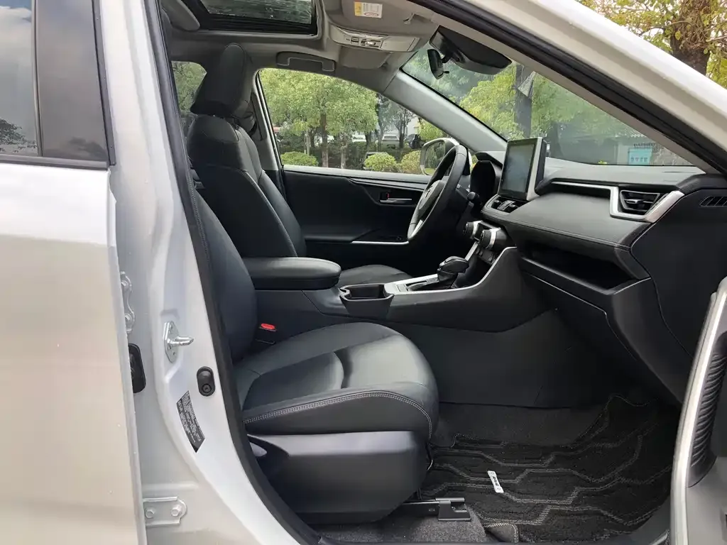 Toyota RAV4 2022 из CN, фото 9