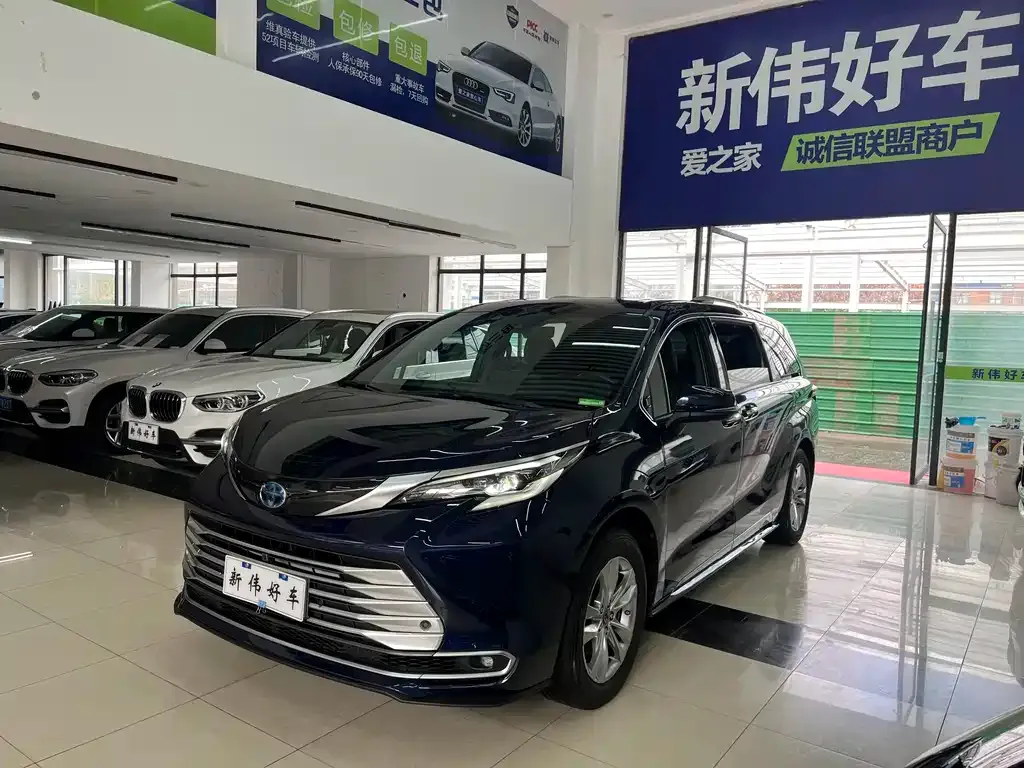 Toyota Sienna 2022 из CN, фото 1