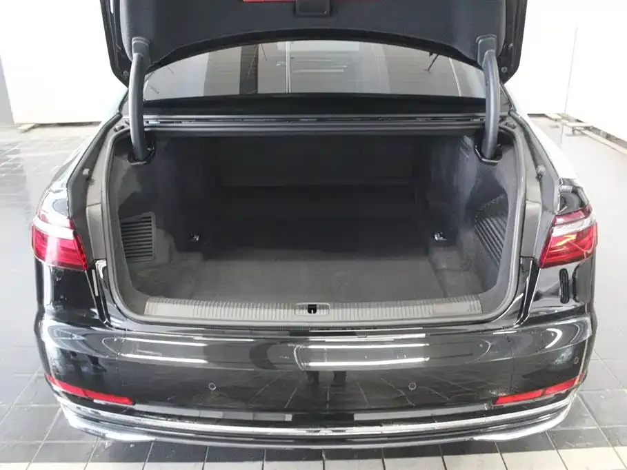Audi A8 2024 из CN, фото 9