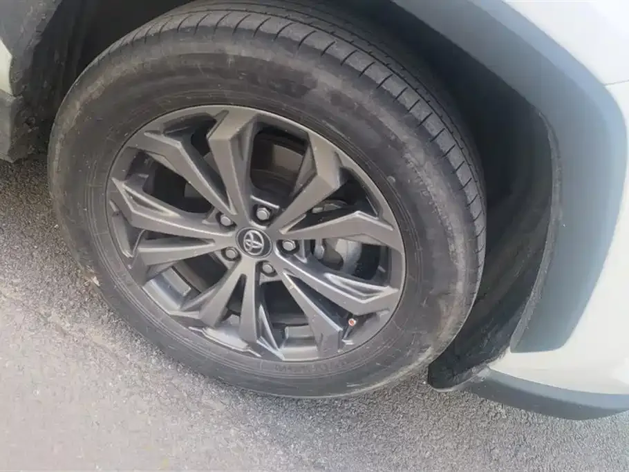 Toyota RAV4 2024 из CN, фото 2