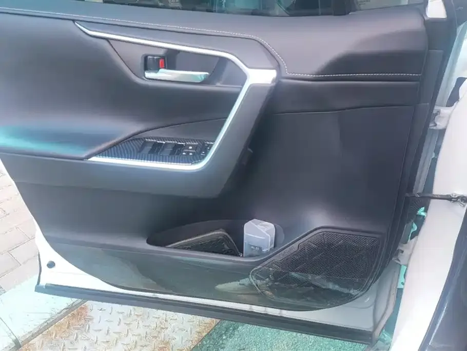 Toyota RAV4 2024 из CN, фото 3