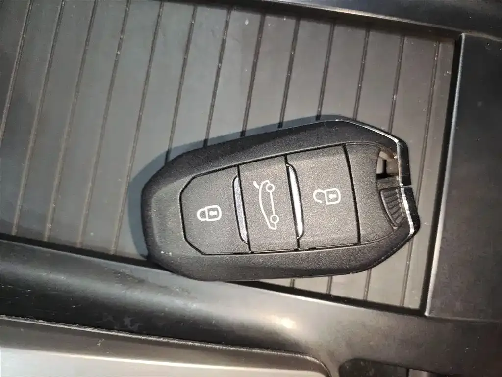 Peugeot 408X 2023 из CN, фото 6