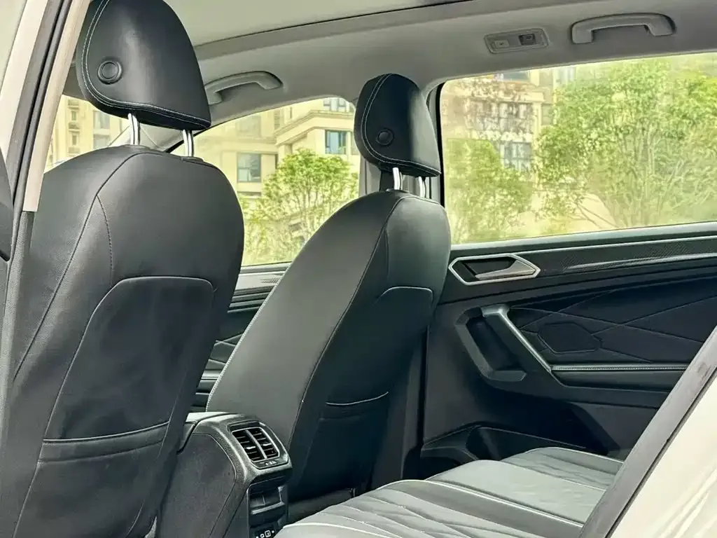 Volkswagen Tiguan L 2024 из CN, фото 3