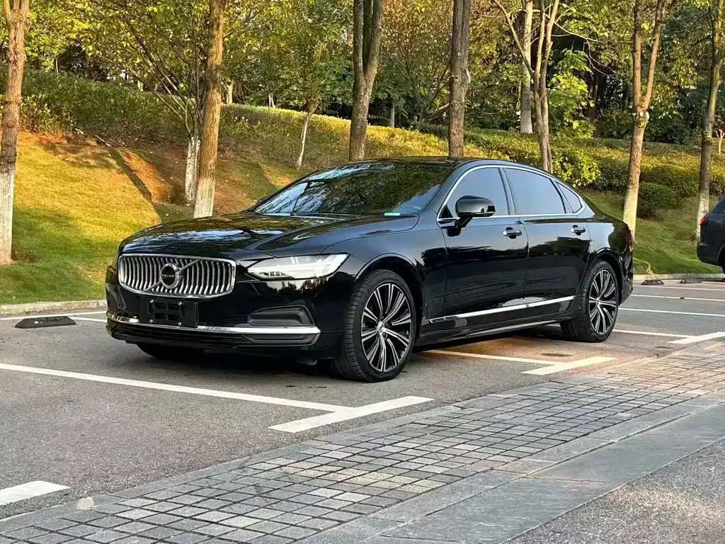 Volvo S90 2023 из CN, фото 1