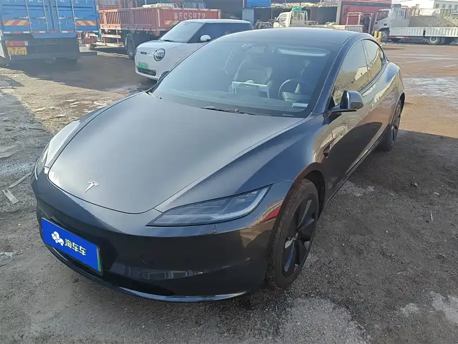 Tesla Model 3 — фото 1