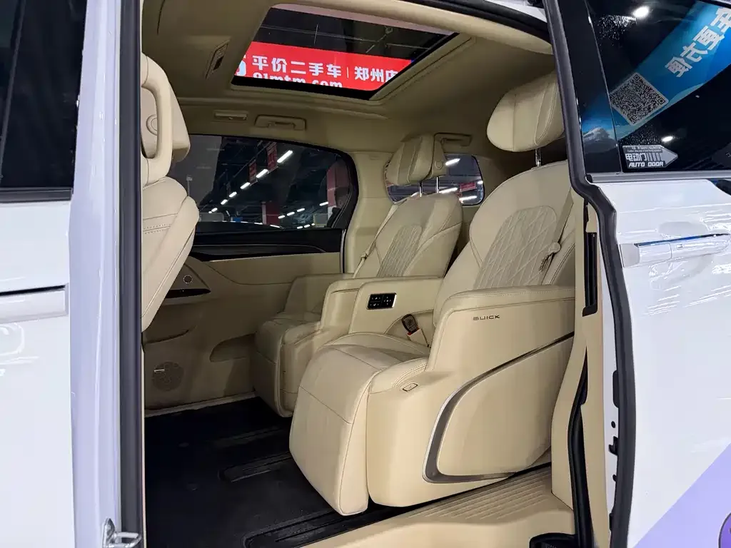 Buick GL8 2023 из CN, фото 2