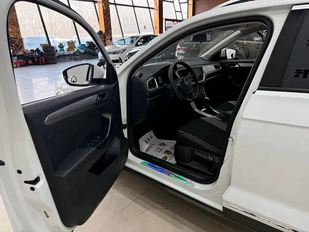 Volkswagen T-Roc 2023 из CN, фото 6