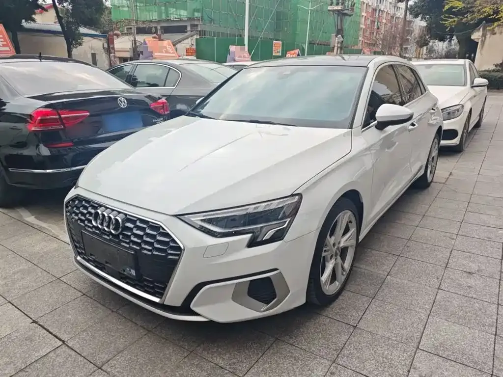 Audi A3 — фото 1