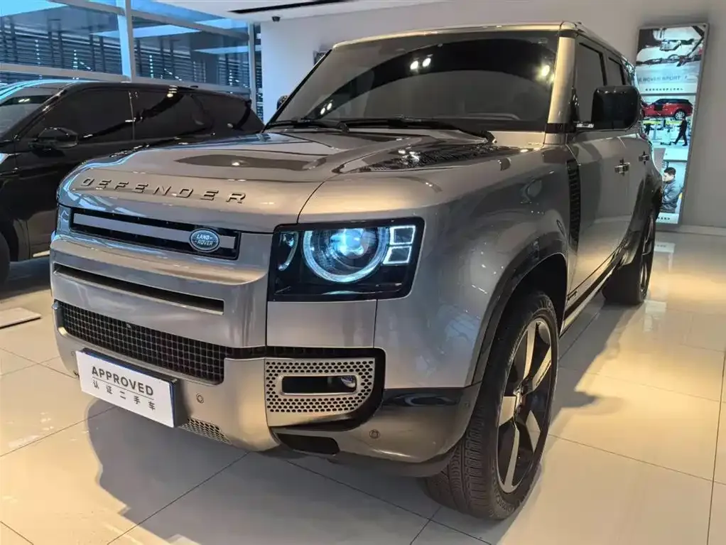 Land Rover Defender — фото 1