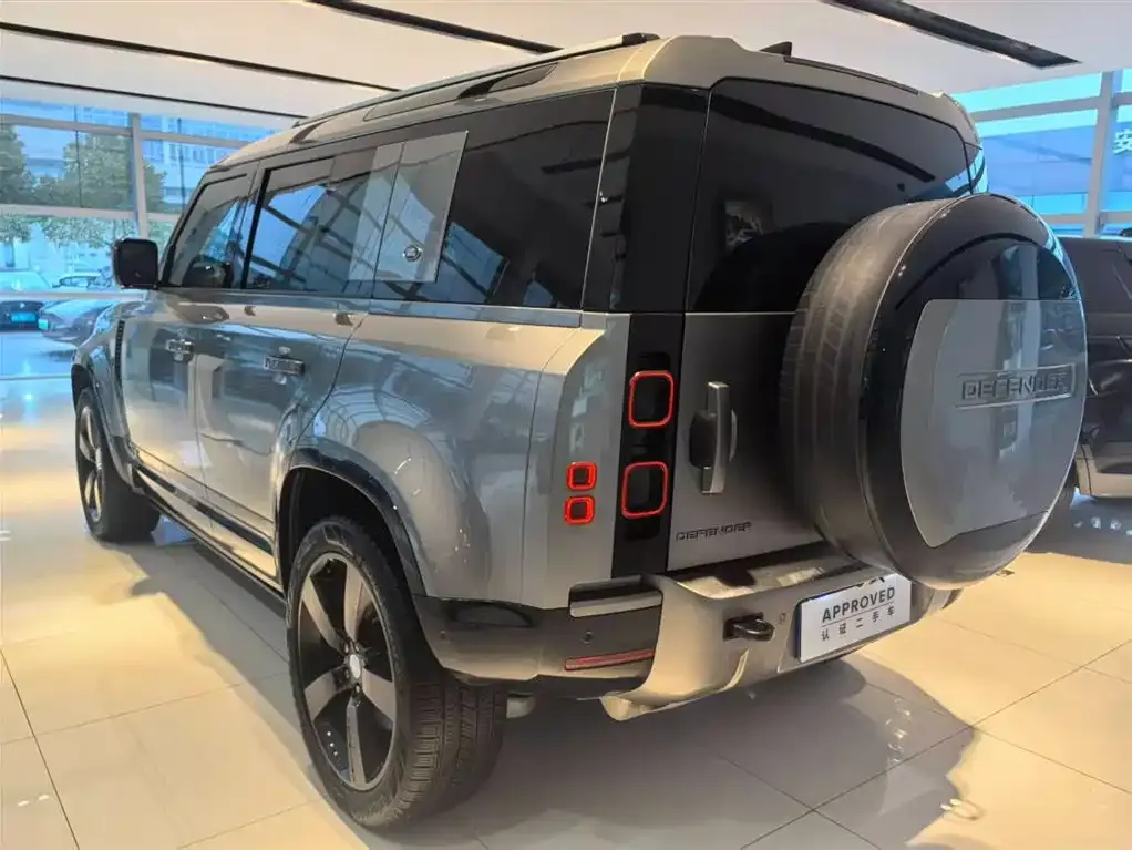Land Rover Defender — фото 7