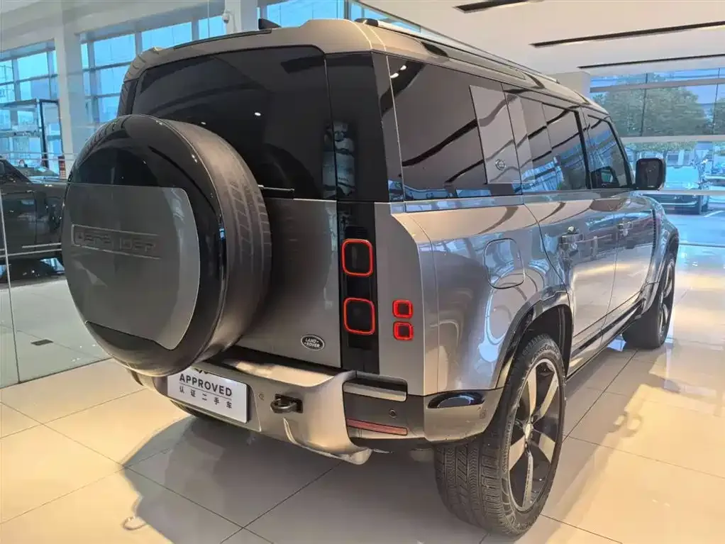 Land Rover Defender — фото 10