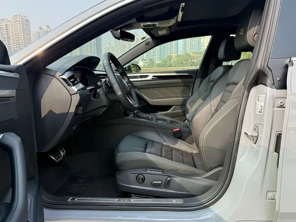 Volkswagen CC 2025 из CN, фото 4