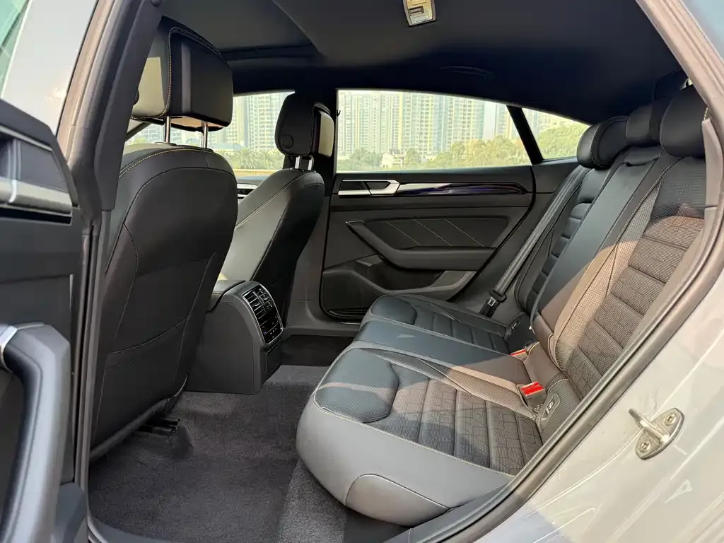 Volkswagen CC 2025 из CN, фото 9