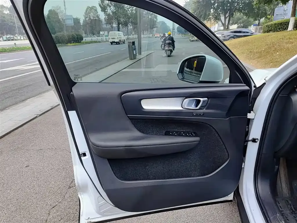 Volvo XC40 2022 из CN, фото 6