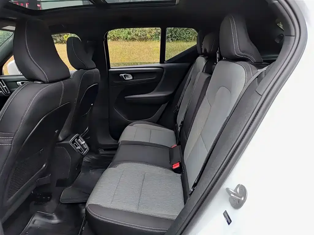 Volvo XC40 2022 из CN, фото 4