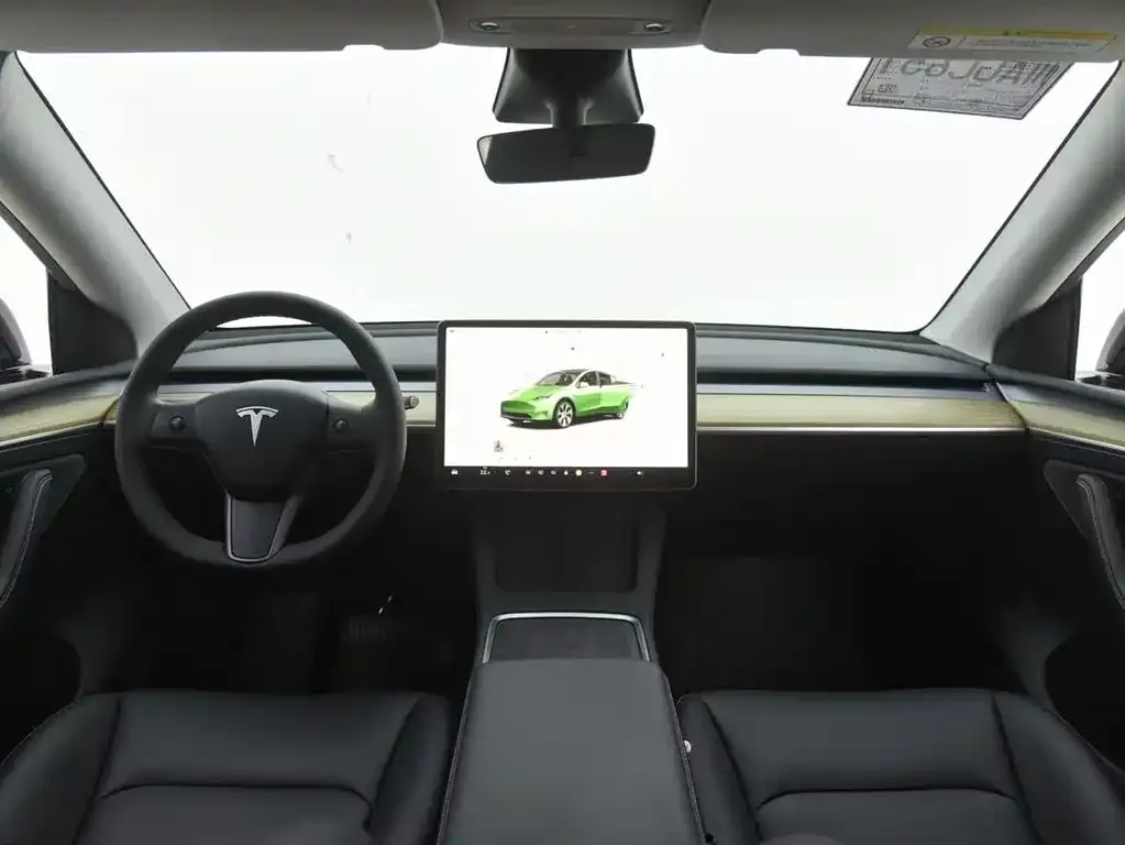 Tesla Model Y — фото 7