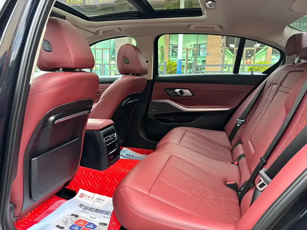 BMW 3 Series 2022 из CN, фото 3