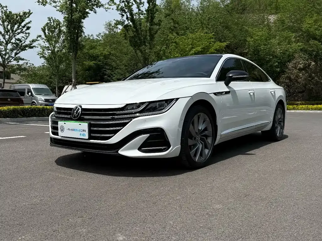 Volkswagen CC 2023 из CN, фото 1