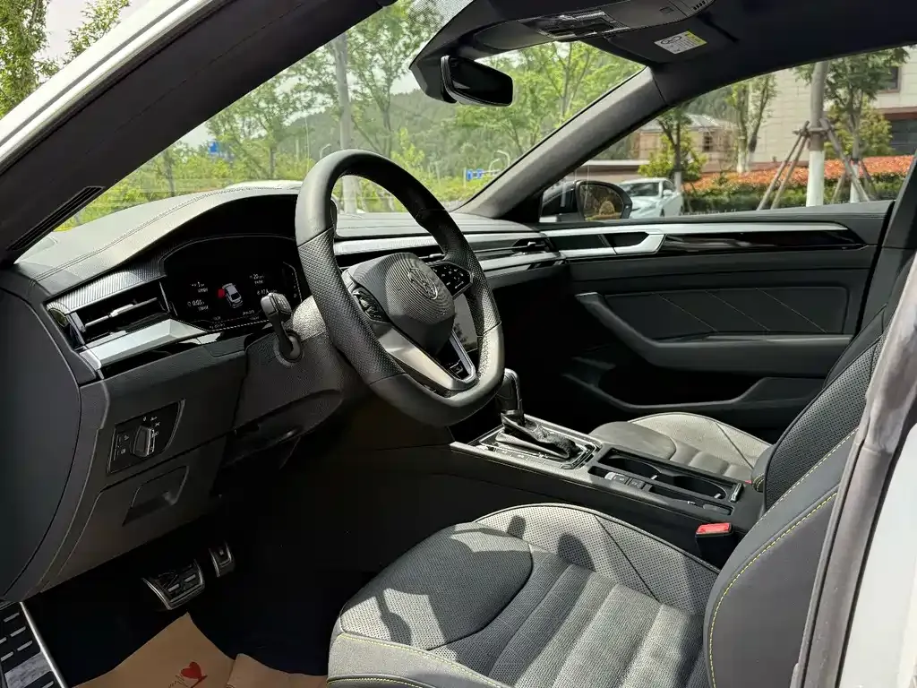 Volkswagen CC 2023 из CN, фото 5