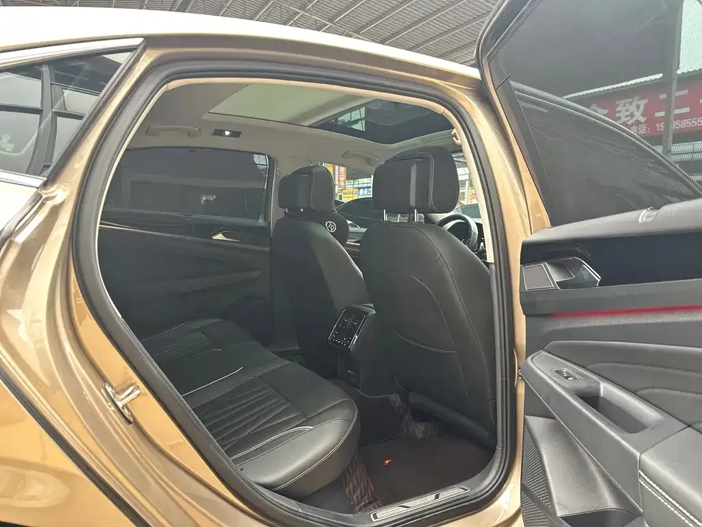 Volkswagen Passat 2021 из CN, фото 4