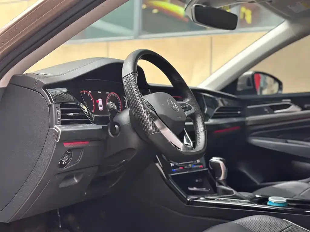 Volkswagen Passat 2021 из CN, фото 3