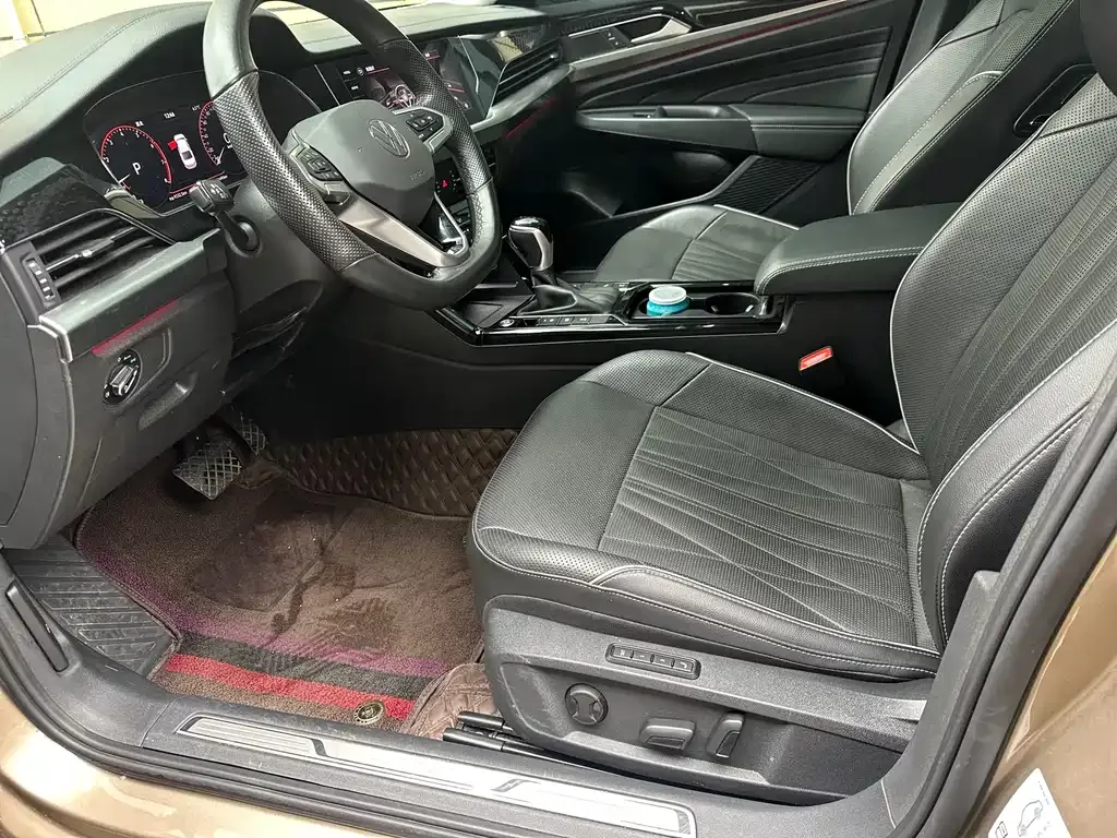 Volkswagen Passat 2021 из CN, фото 10
