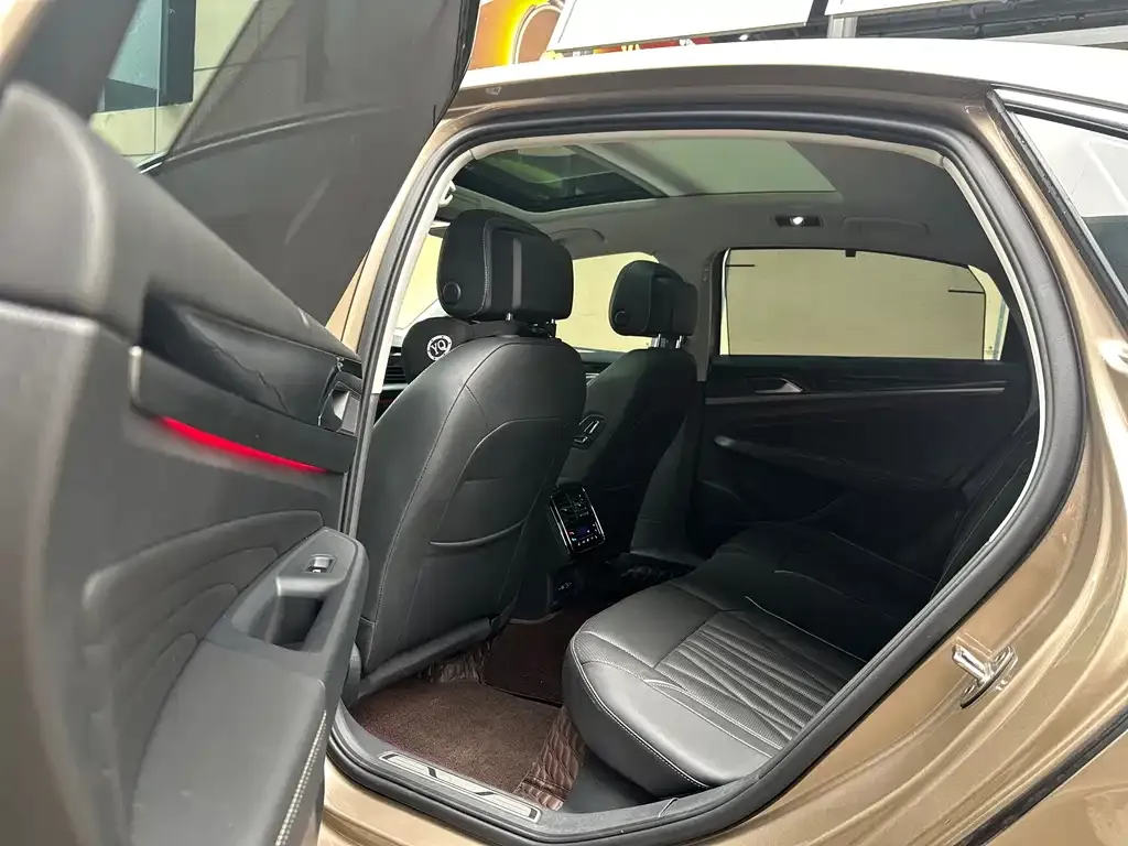 Volkswagen Passat 2021 из CN, фото 7
