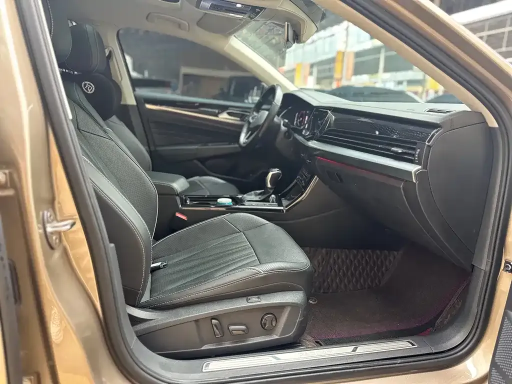 Volkswagen Passat 2021 из CN, фото 8