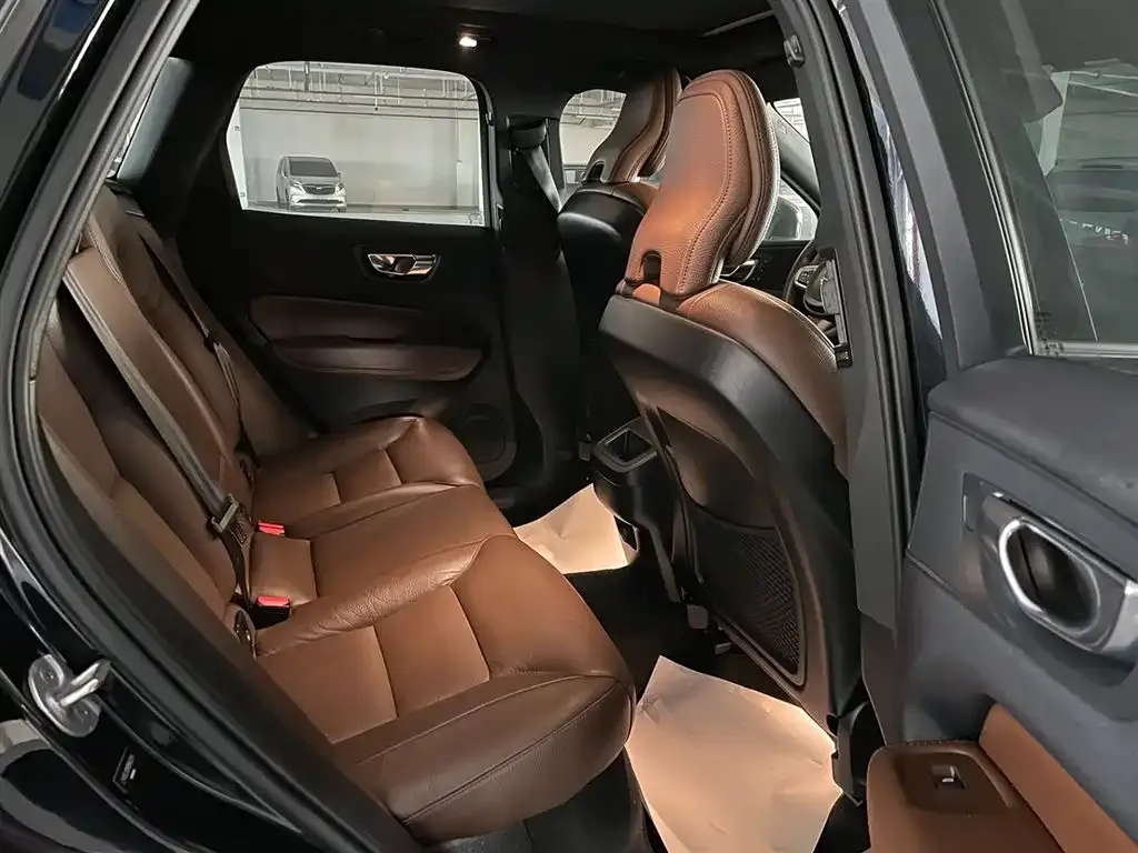 Volvo XC60 2024 из CN, фото 10