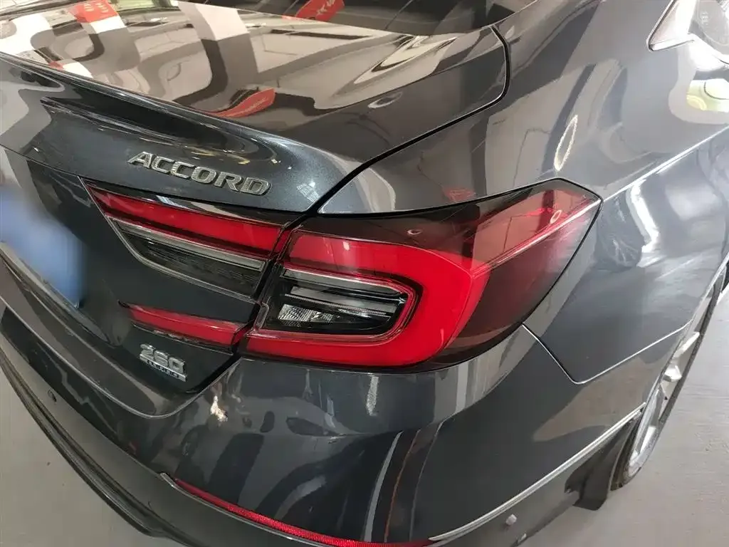 Honda Accord — фото 8