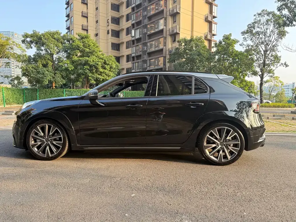 Lynk & Co 02 Hatchback 2022 из CN, фото 8