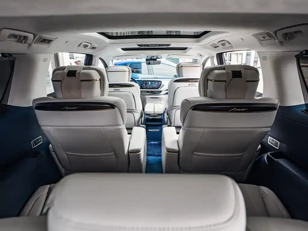 Buick Century 2023 из CN, фото 2