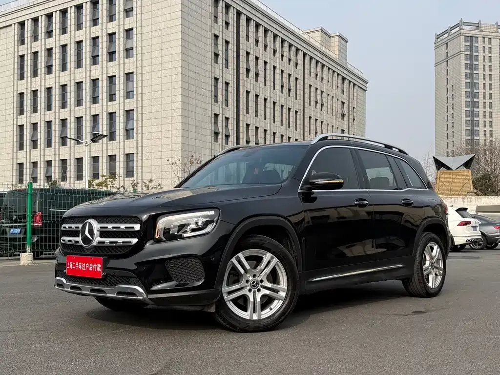 Mercedes-Benz GLB — фото 1