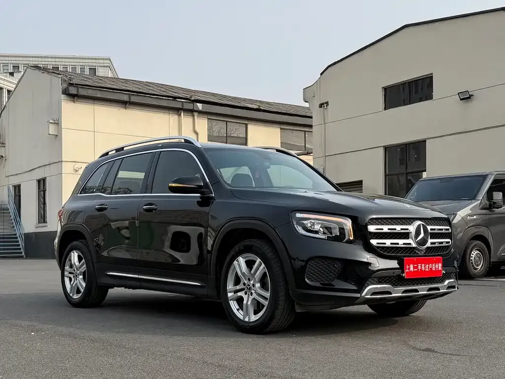 Mercedes-Benz GLB — фото 2