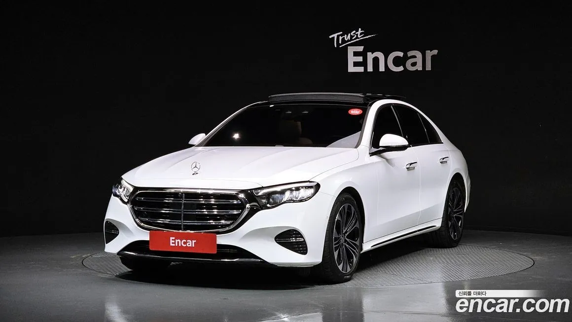 Mercedes-Benz E-Class — фото 1