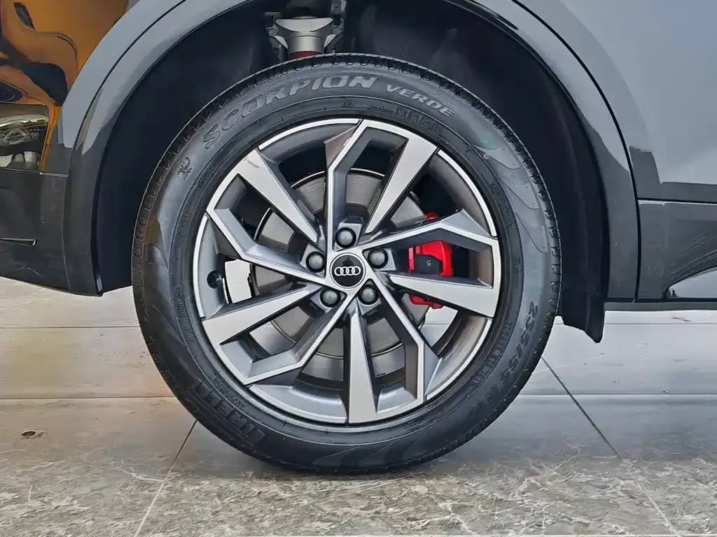 Audi Q5L 2025 из CN, фото 10