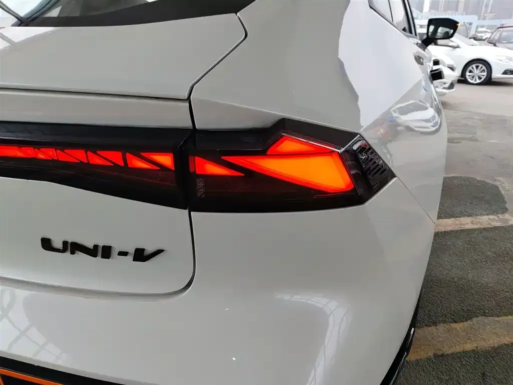 Changan UNI-V 2026 из CN, фото 2