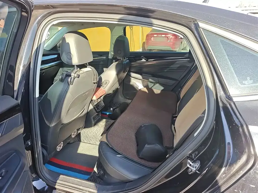 Volkswagen Passat 2022 из CN, фото 2
