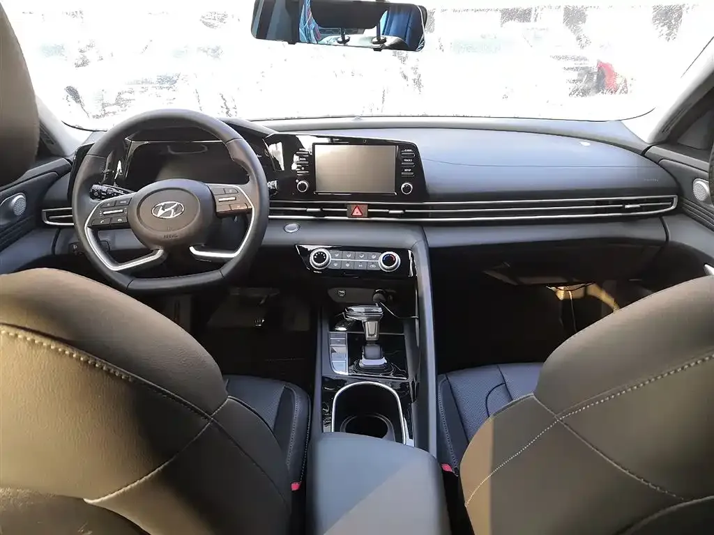 Hyundai Elantra 2023 из CN, фото 10