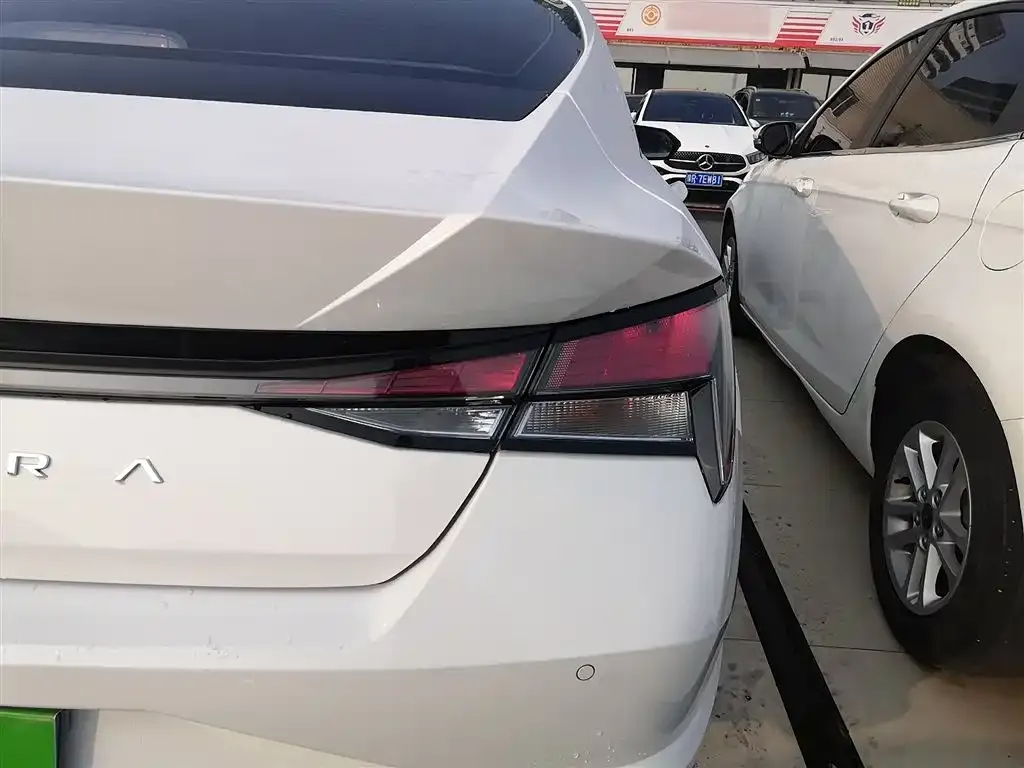 Hyundai Elantra 2023 из CN, фото 8