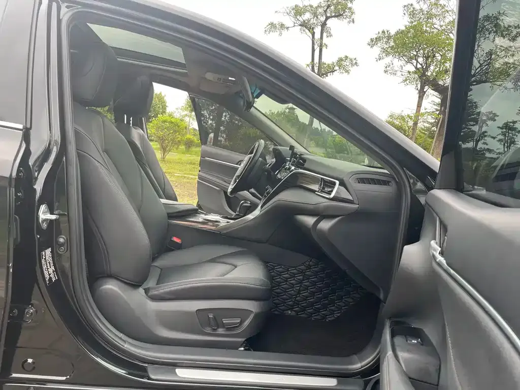 Toyota Camry 2022 из CN, фото 2