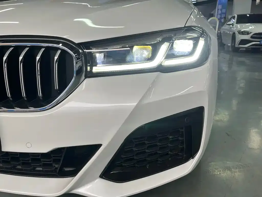 BMW 5 Series 2023 из CN, фото 2