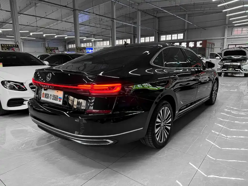 Volkswagen Passat — фото 9