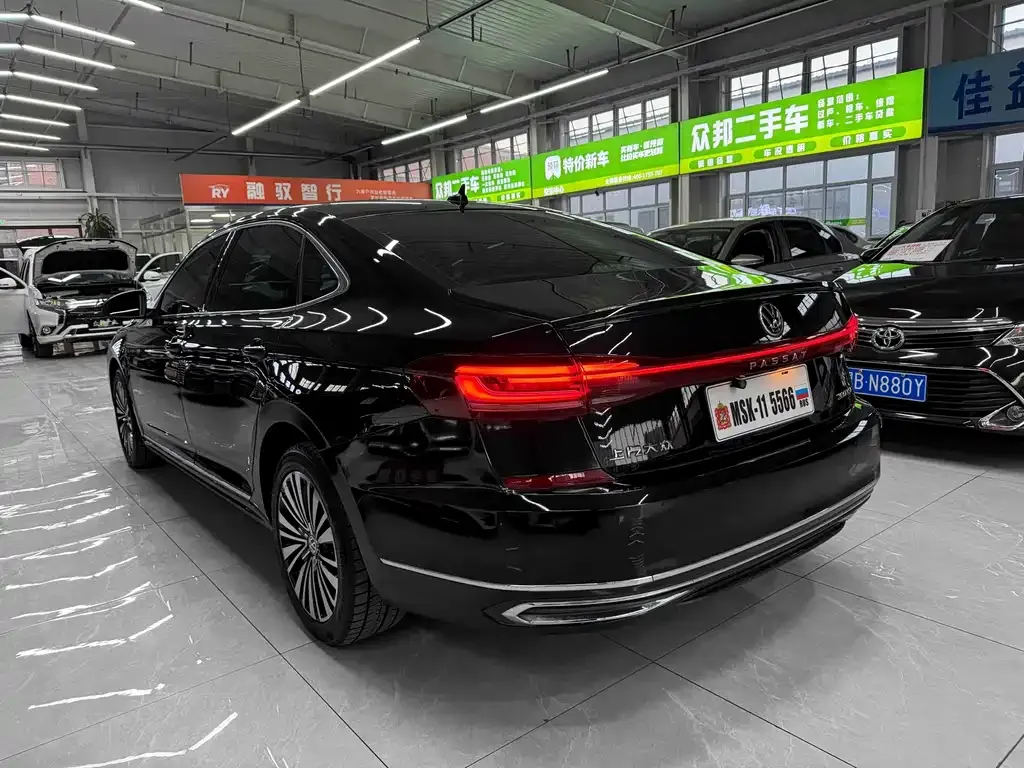 Volkswagen Passat — фото 10