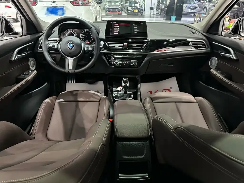 BMW 1 Series 2021 из CN, фото 9